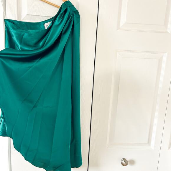 NWT Hello Molly Show Up For You Satin One Shoulder Mini Dress Green Size 4 - Picture 3 of 8